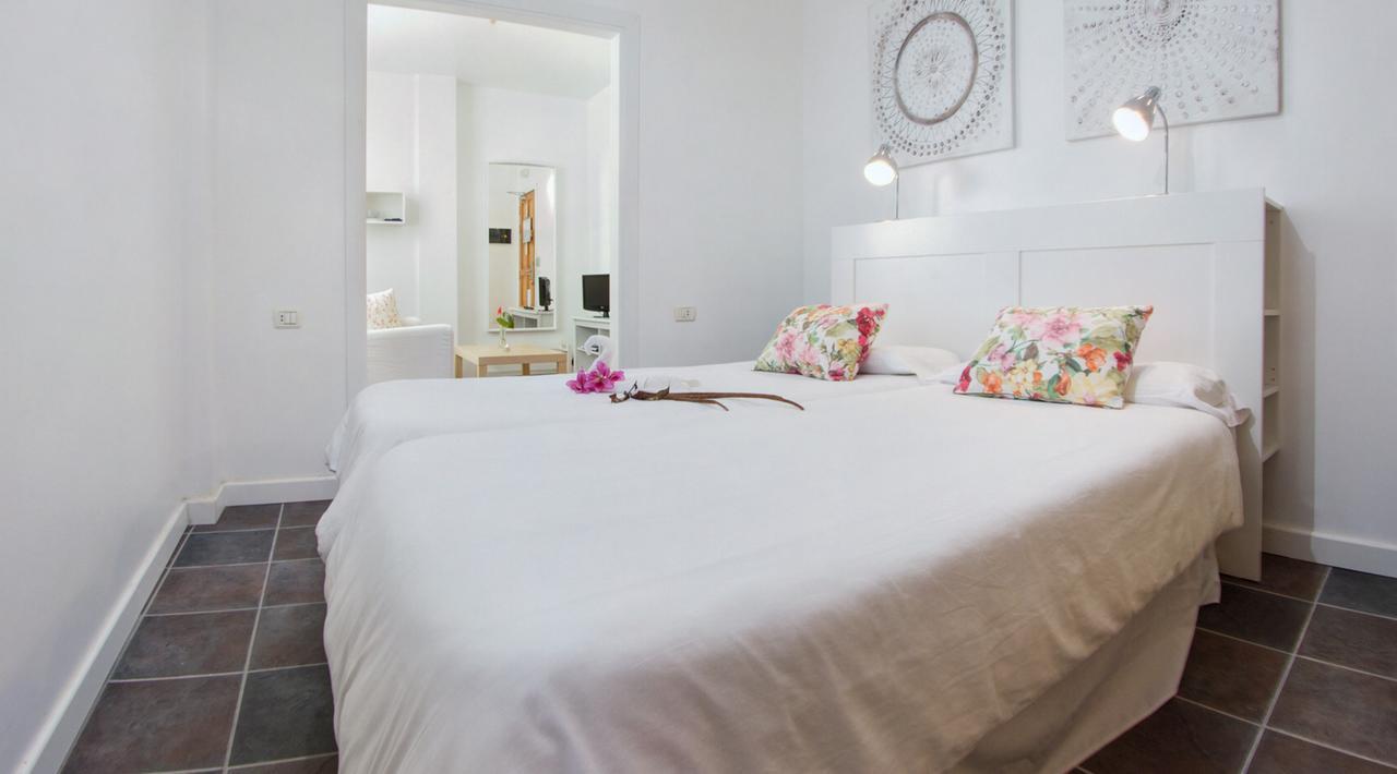Apartamentos Adjovimar Los Llanos De Aridane Exteriör bild