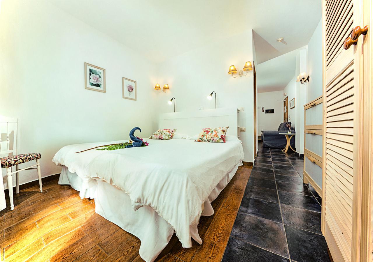 Apartamentos Adjovimar Los Llanos De Aridane Exteriör bild