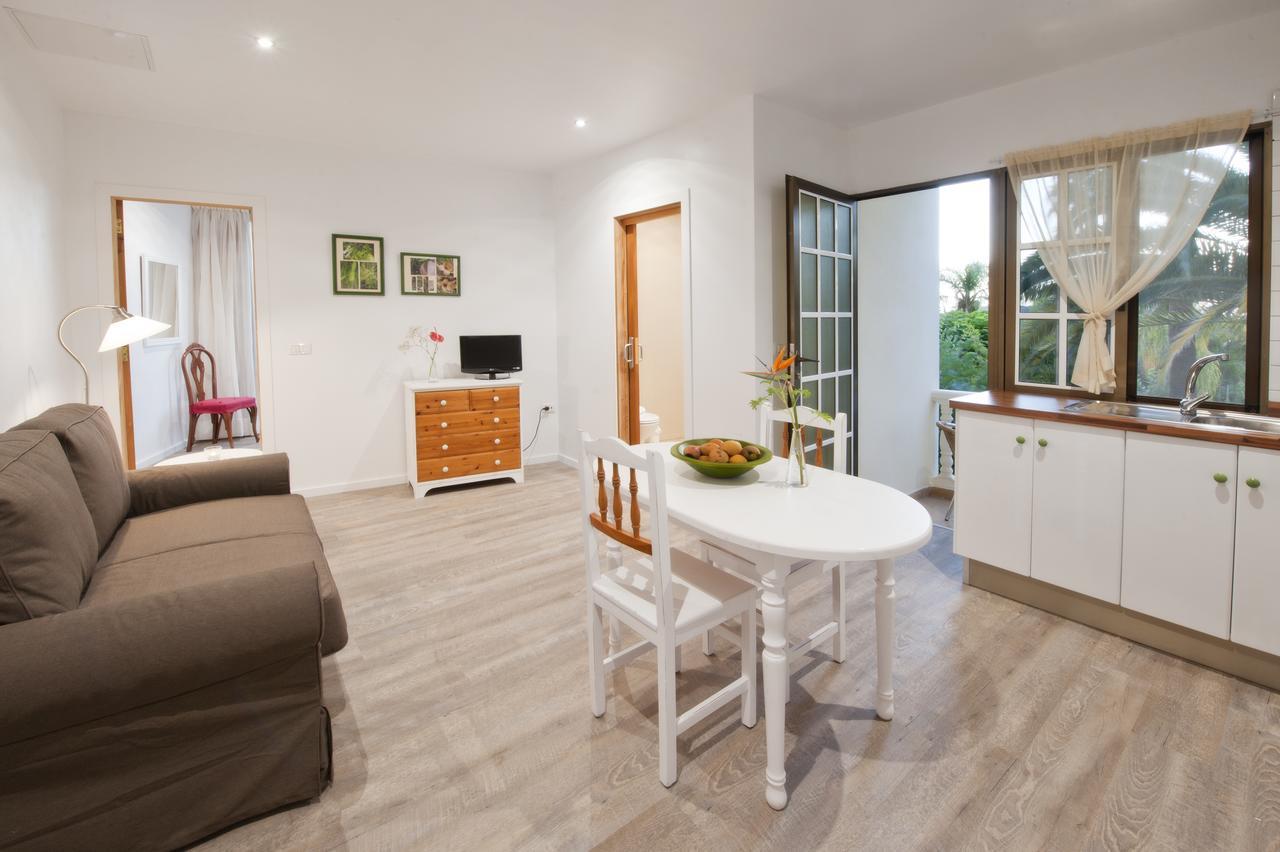 Apartamentos Adjovimar Los Llanos De Aridane Exteriör bild
